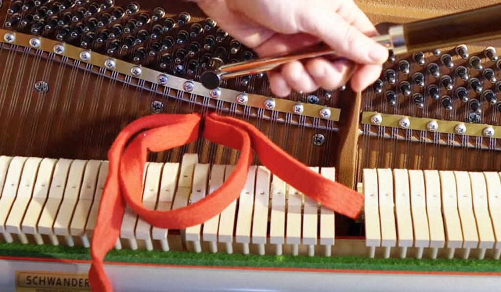 how-to-mute-piano-strings-when-tuning